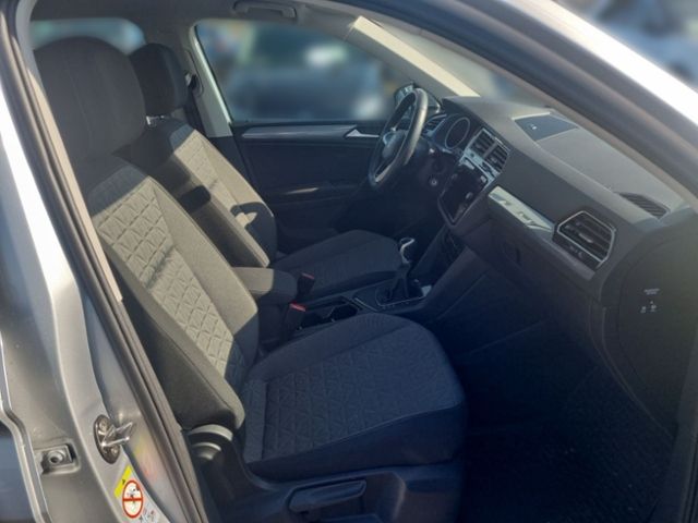 Fahrzeugabbildung Volkswagen Tiguan 1.5 TSI Life NAVI ACC LED SHZ
