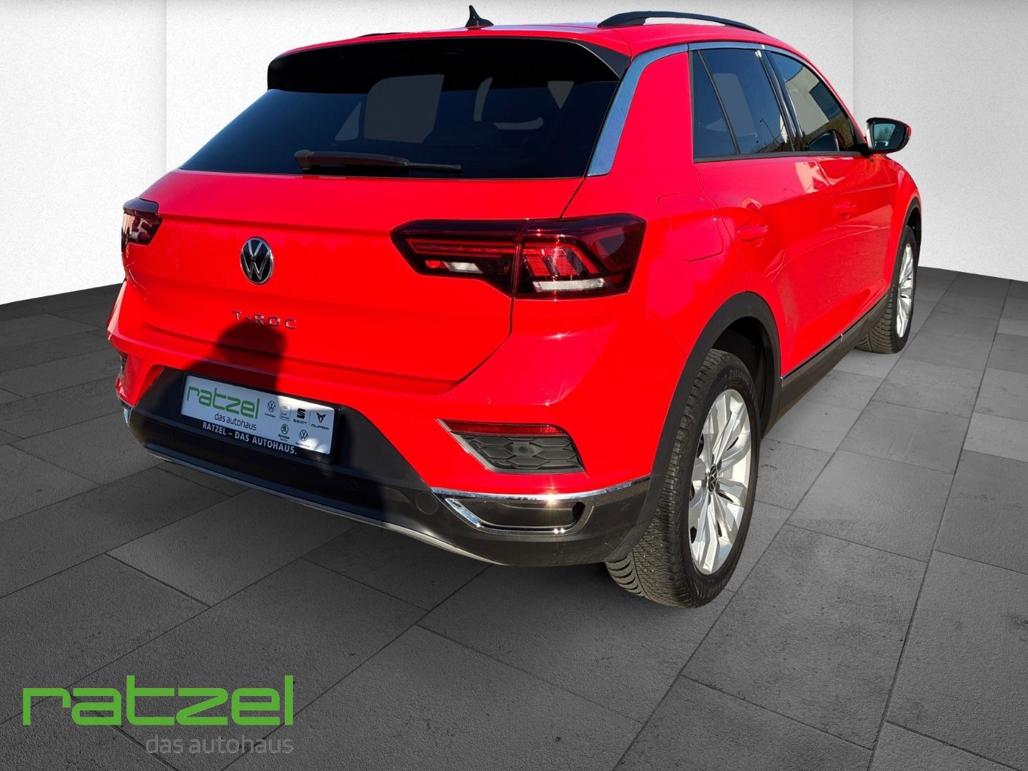 Fahrzeugabbildung Volkswagen T-Roc 1.5 TSI DSG Sport DSG Navi Standh. Schiebe