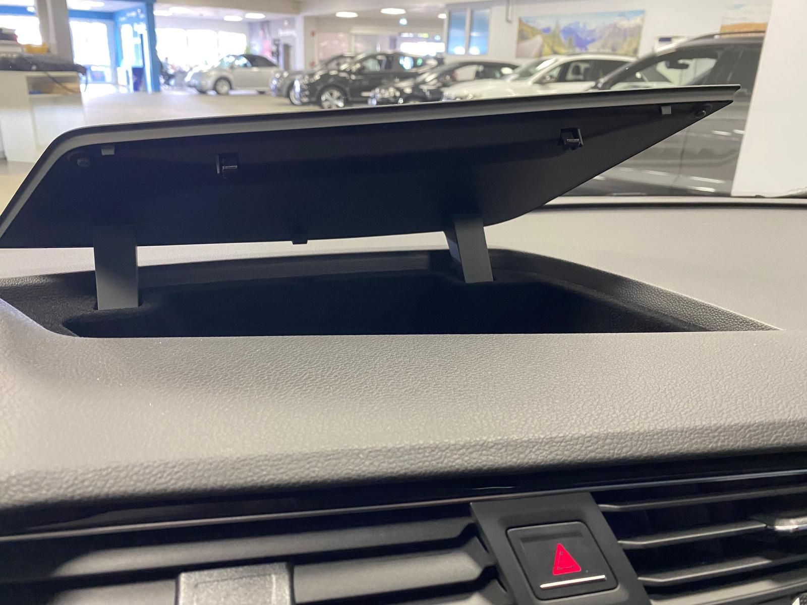 Fahrzeugabbildung Volkswagen Touran 1.5 TSI Comfortline+MATRIX+ACC+TOTWINKEL+
