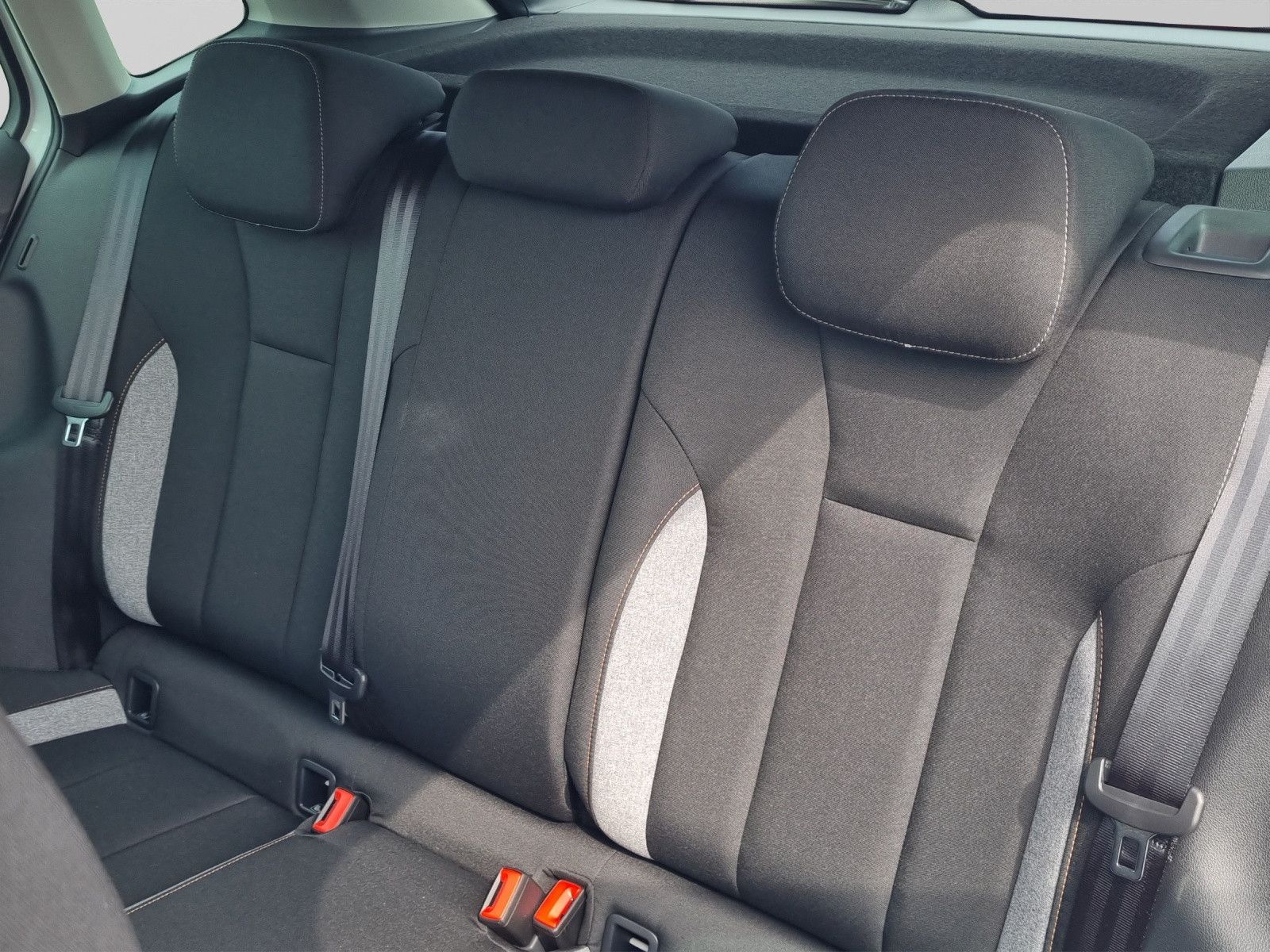 Fahrzeugabbildung SKODA Kamiq Balance 1,5 TSI AHK Simply Clever Black