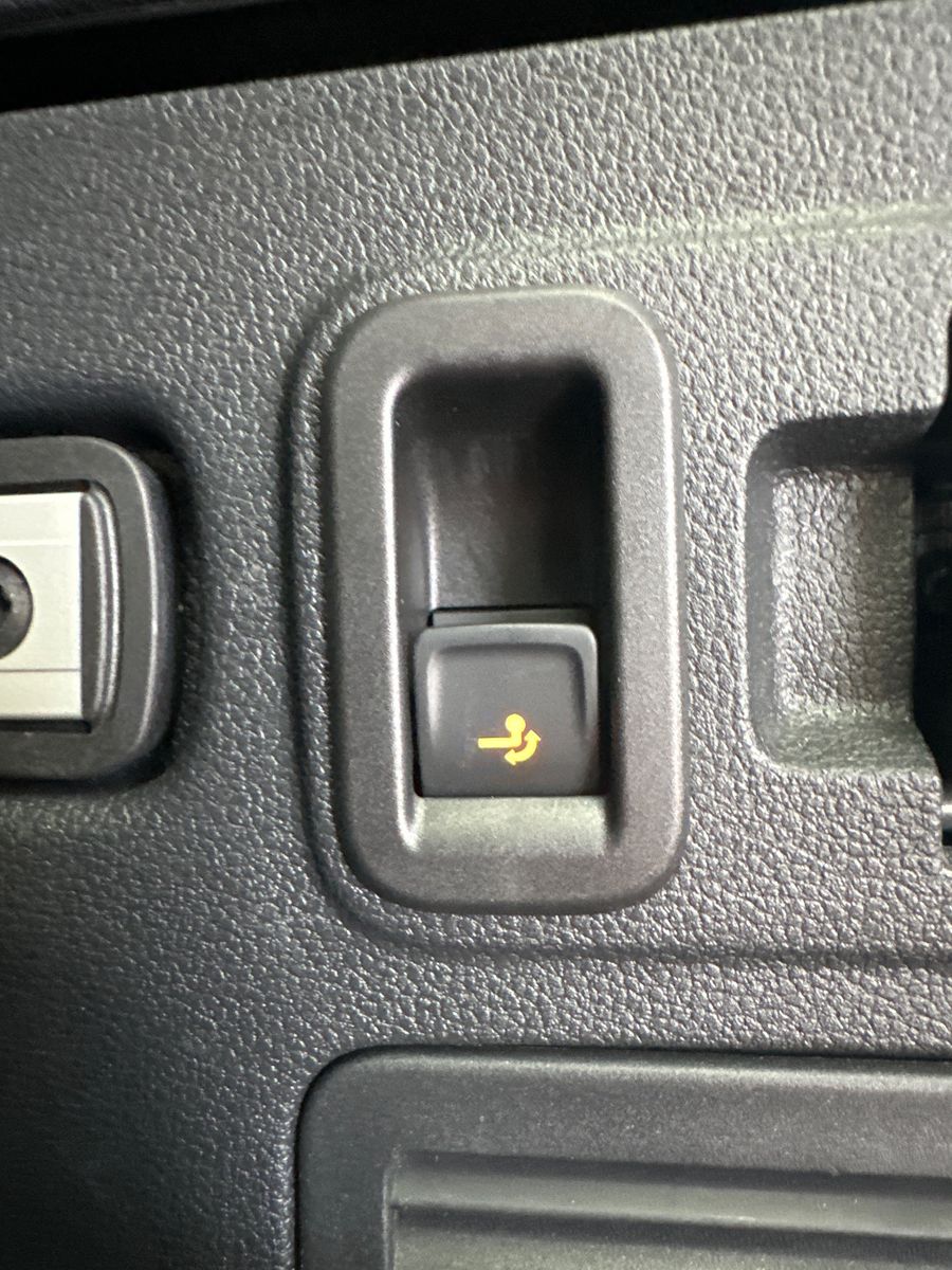 Fahrzeugabbildung Volkswagen Touran 7-Sitzer NAV+LED+ACC+KAMERA+PANO+STANDHZG