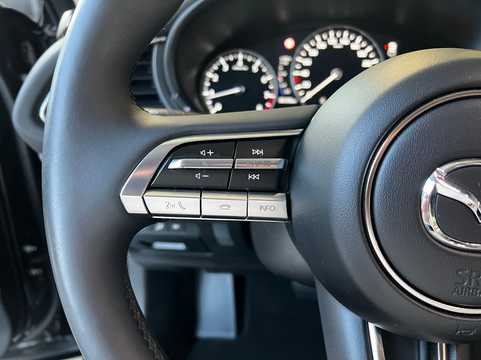 Fahrzeugabbildung Mazda CX-30 Selection AWD 360° BOSE LED NAVI