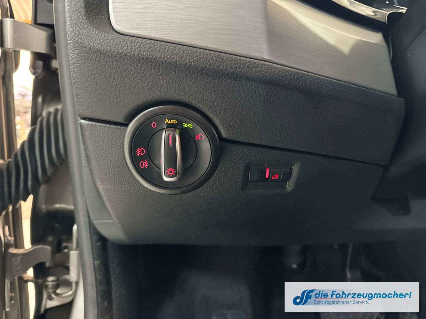 Fahrzeugabbildung Volkswagen T6 Multivan 4Motion Edition StandHZG Navi Leder