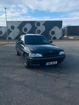 Ford Escort 1.8 16V Ghia Ghia - gebrauchte Ford Escort aus dem Jahr 1992
