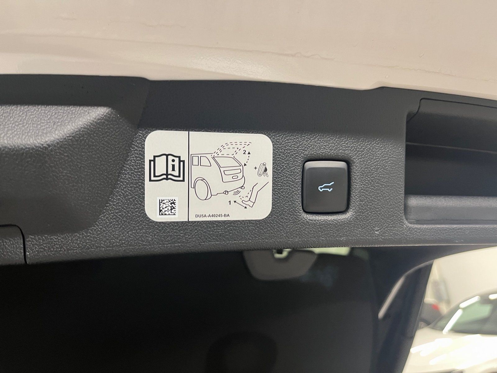 Fahrzeugabbildung Ford Kuga 2.0 EcoBlue ST-Line X*AHK*Panorama*Fahrassi