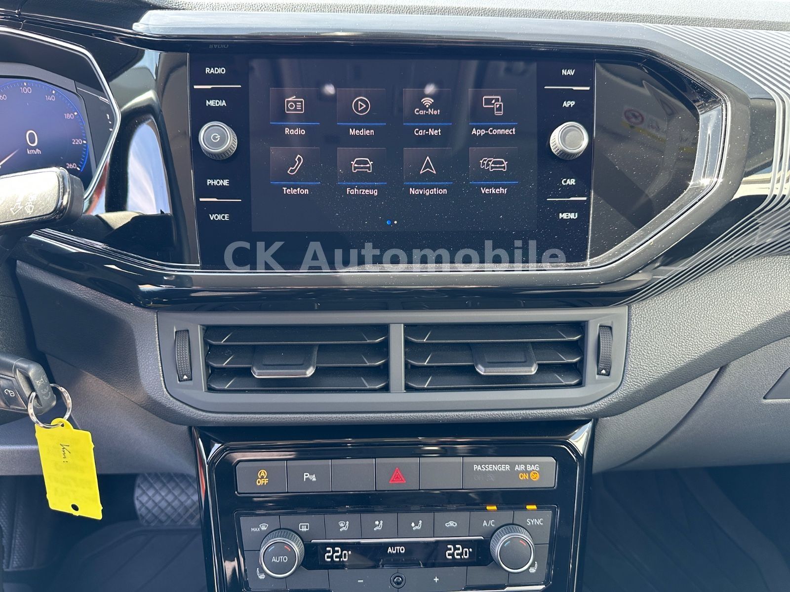 Fahrzeugabbildung Volkswagen T-Cross Style 1.0 TSi DSG/Navi/LED/ACC/Kamera