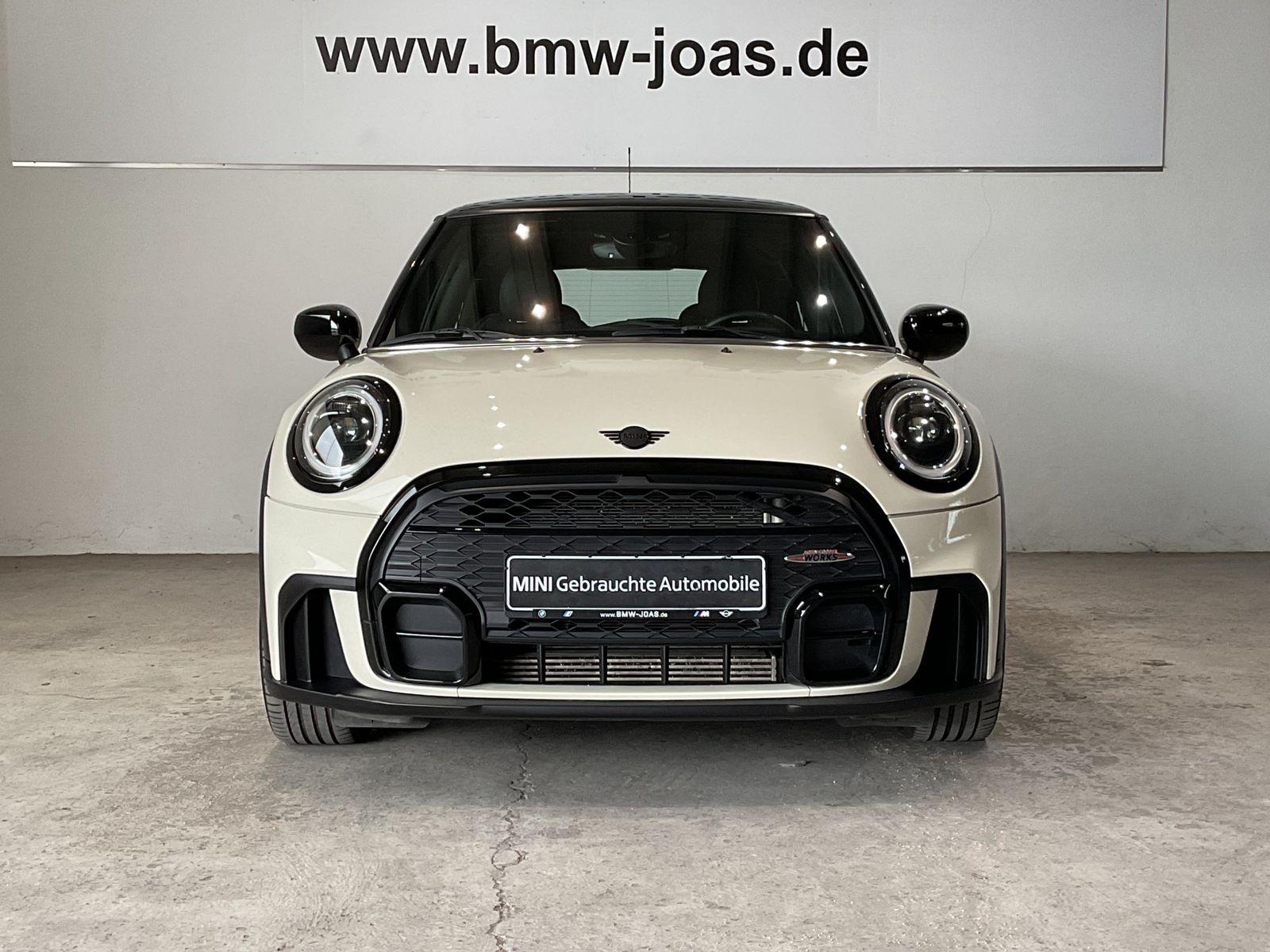 Fahrzeugabbildung MINI Cooper JCW Trim Autom. LED Navi Tempomat Klimaau