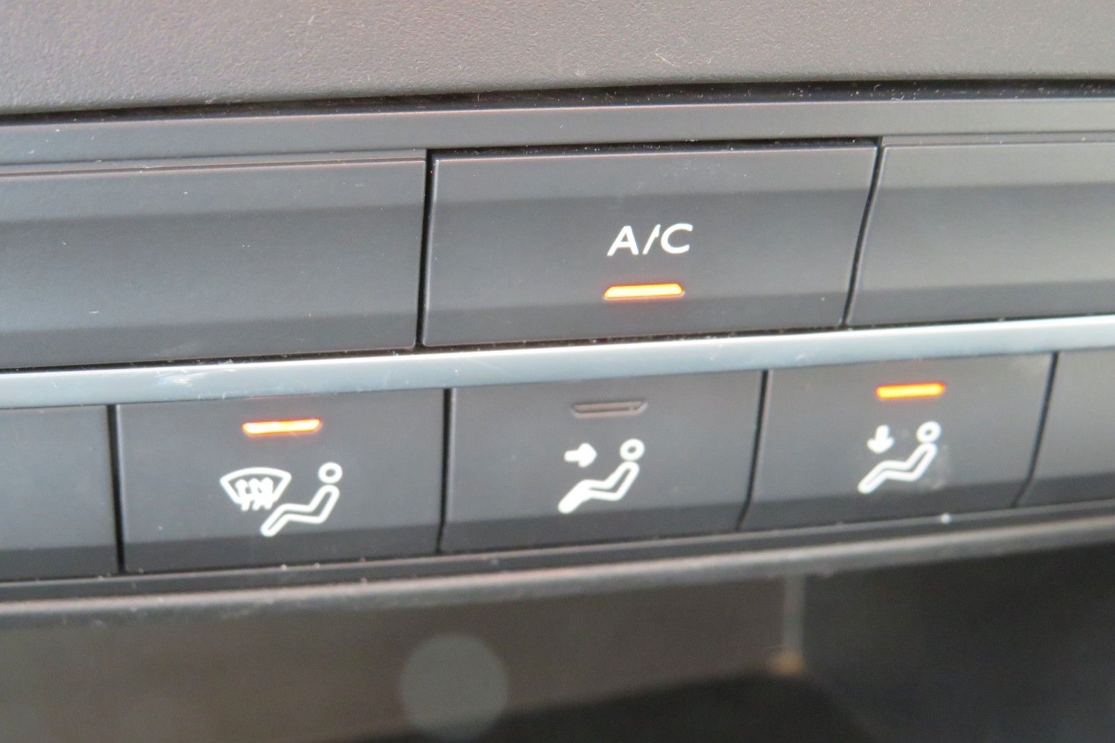 Fahrzeugabbildung Opel Combo Life E Edition NACI APP-CONNECT AHK 1.HD