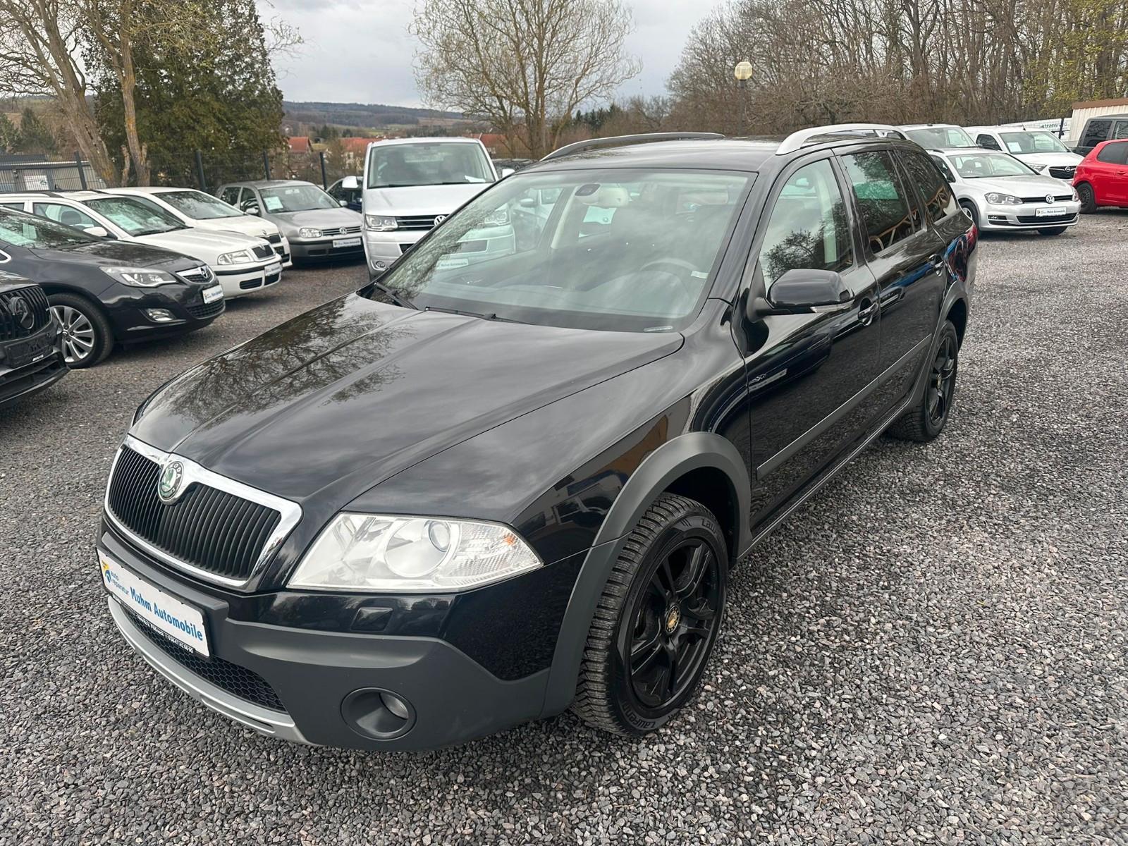 Skoda Octavia Combi Scout 4X4 XENON AHK TEMPOMAT PDC