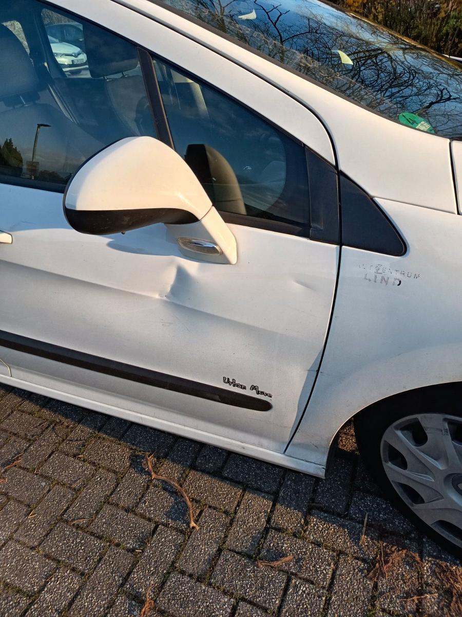 Peugeot 308 2012 — photo 13
