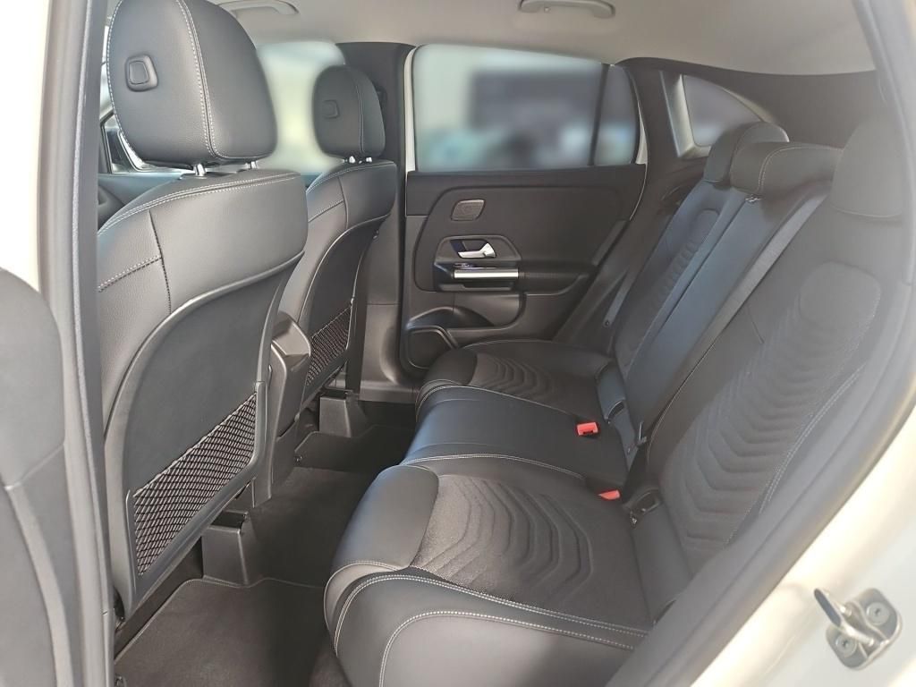 Fahrzeugabbildung Mercedes-Benz GLA 200 + PROGRESSIVE+NIGHT+AHK+KEYLESS+WINTER +