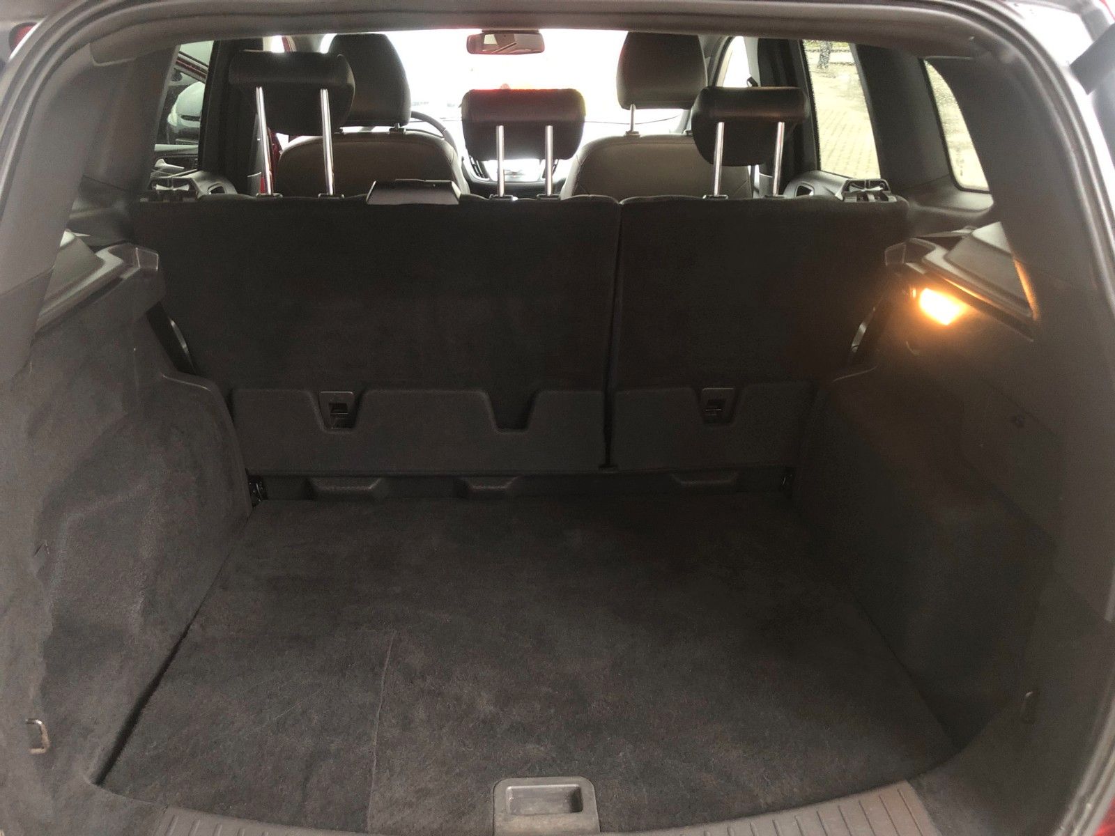 Fahrzeugabbildung Ford Kuga ST-Line 1.6 Automatik / Schiebedach