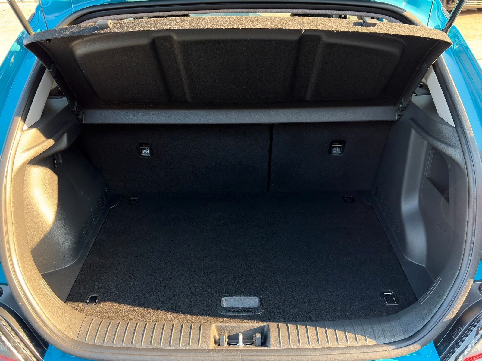 Fahrzeugabbildung Hyundai KONA E Select ACC Cam PDC LFA LKA LHZ SHZ