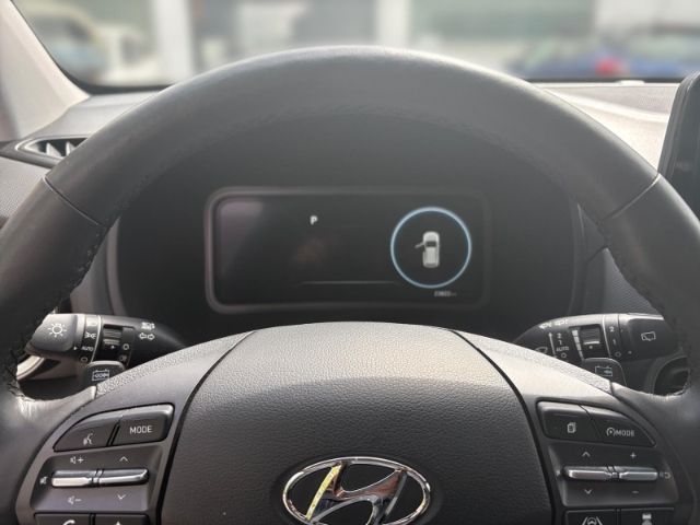 Fahrzeugabbildung Hyundai KONA MJ23 Trend Elektro 100KW NAVI+Dachlackierun