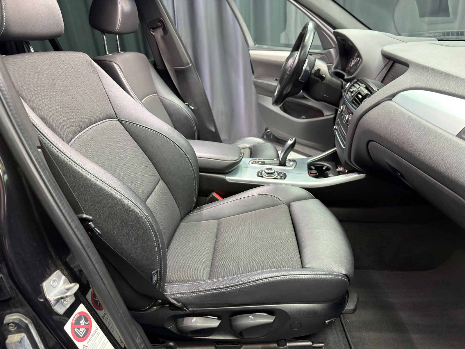 Fahrzeugabbildung BMW X3 xDrive 30 d|M-SPORTPAKET|NAVI|PANO|AHK|