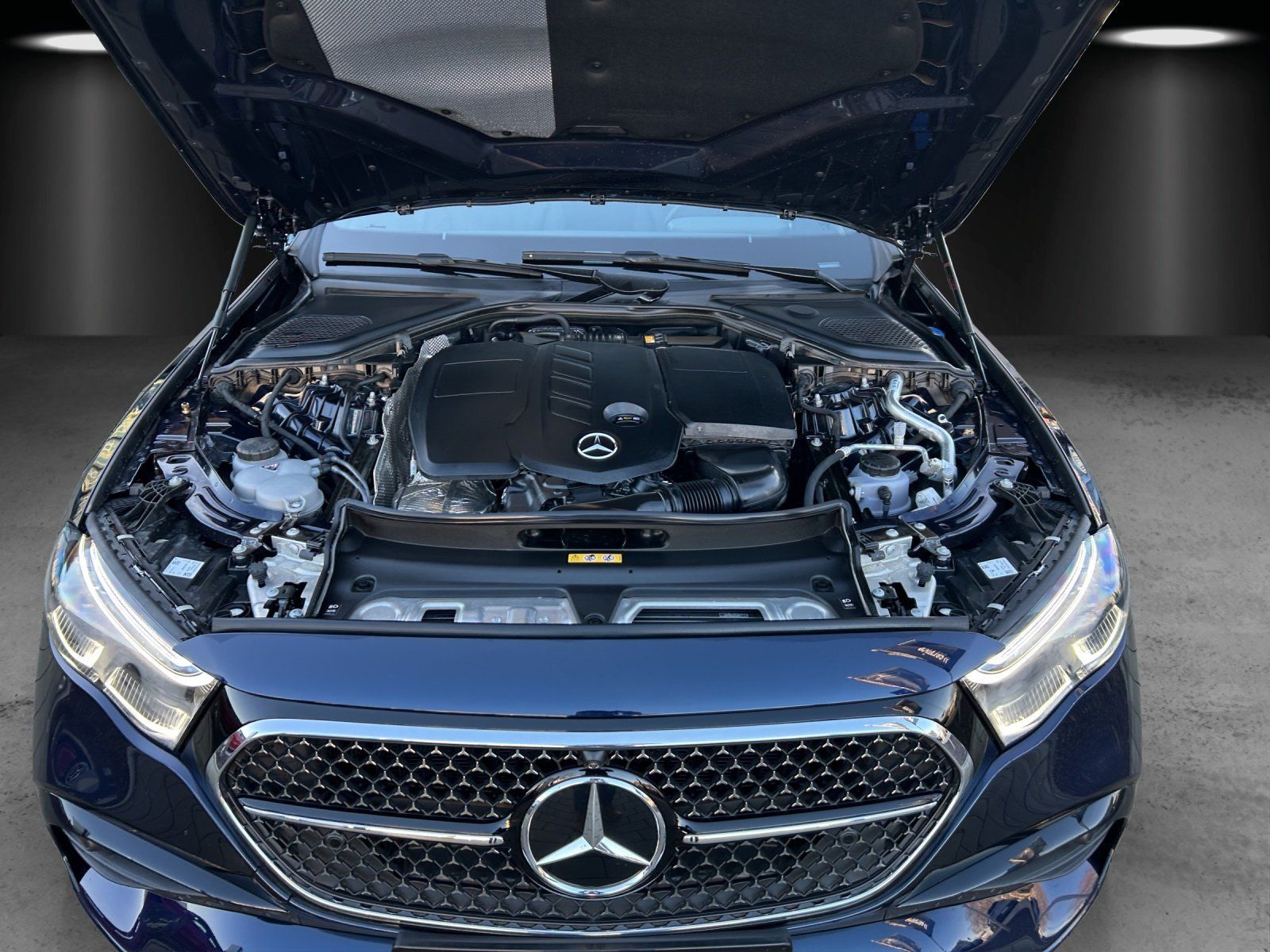 Fahrzeugabbildung Mercedes-Benz E220d T AMG Advan+ DISTRO Sitzklim AHK Pano Memo