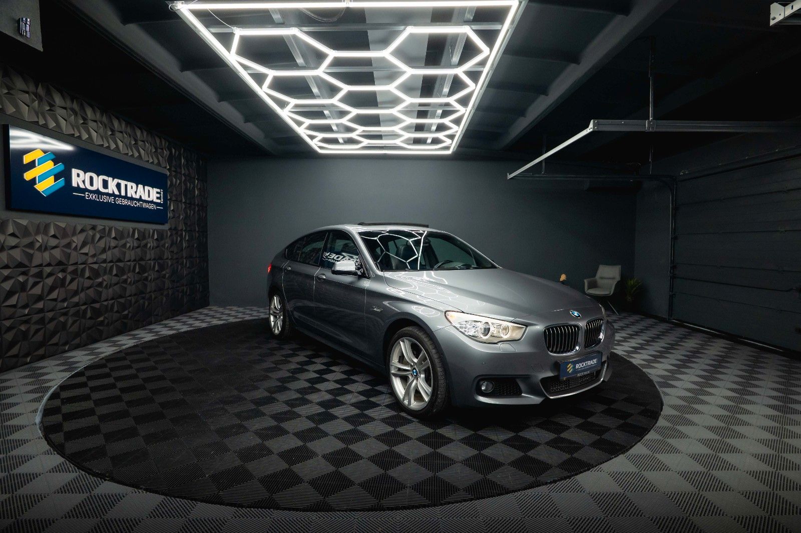 Fahrzeugabbildung BMW 550i xDrive Gran Turismo M-Sport *Pano*ACC*HU*
