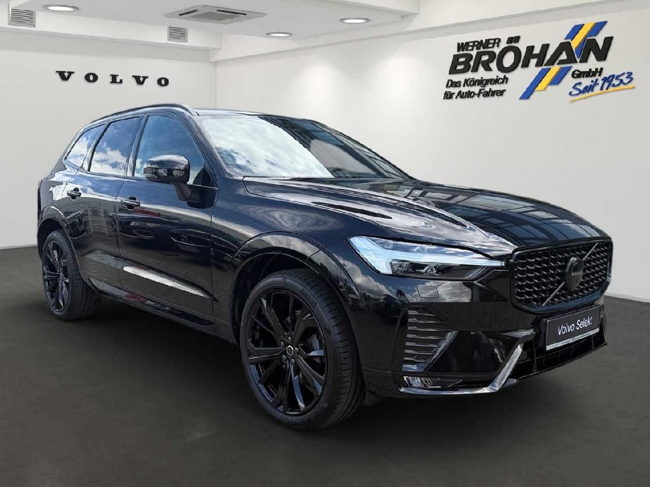 Fahrzeugabbildung Volvo XC60 B5 Benzin AWD Plus Black Edition