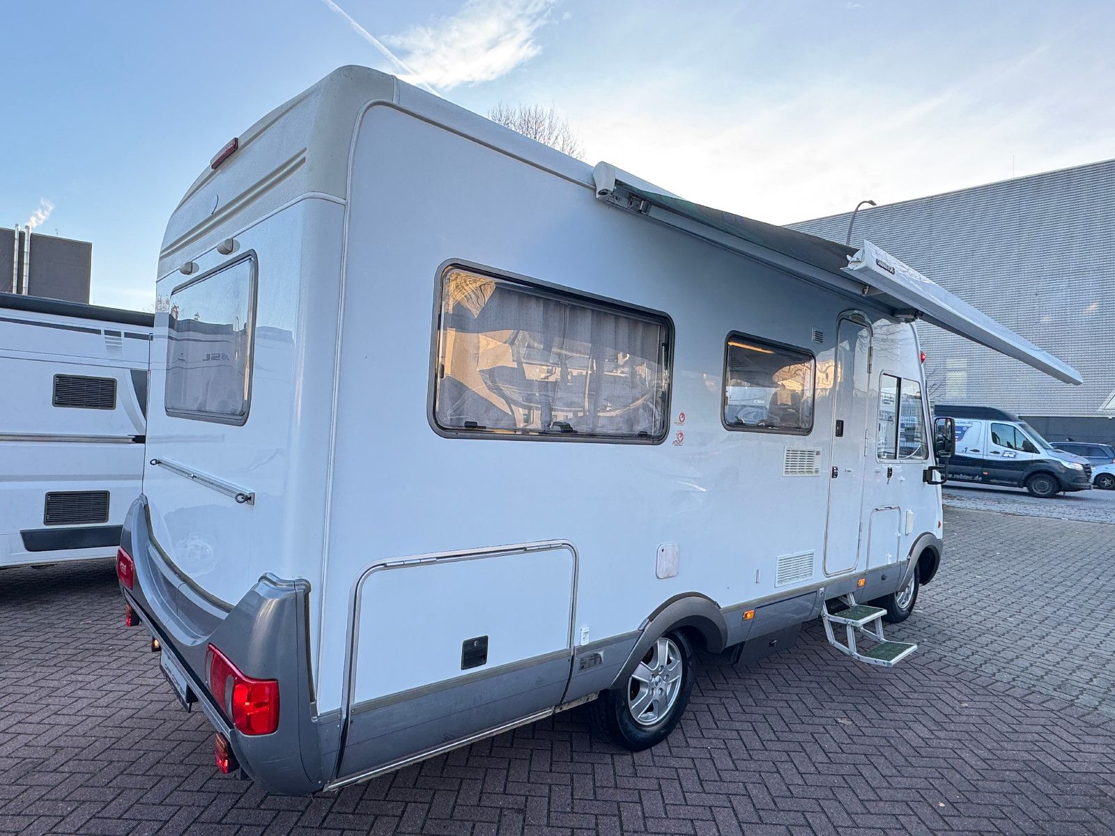 Fahrzeugabbildung HYMER / ERIBA / HYMERCAR B634 FIAT ALKO DPF LOUNGE DACHKLIMA SOLAR AUTSAT