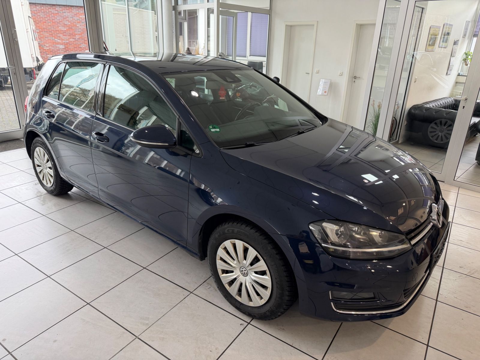 Fahrzeugabbildung Volkswagen Golf VII Lim. Highline BMT