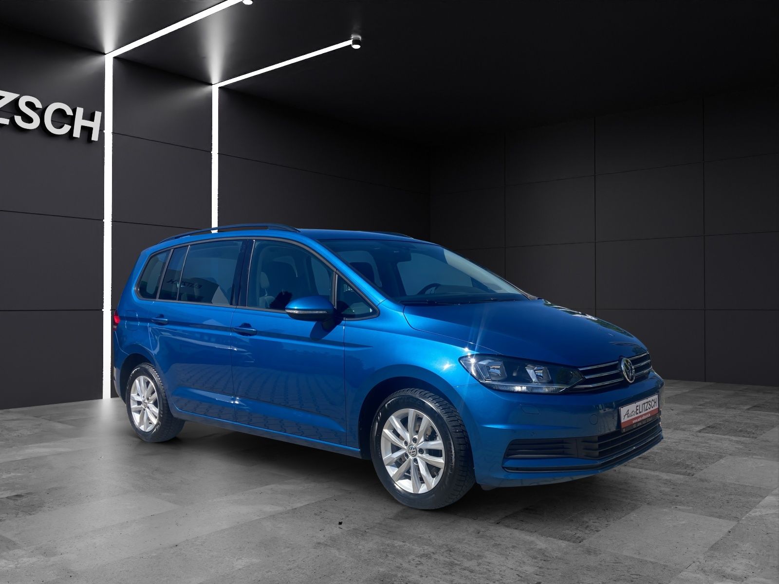 Fahrzeugabbildung Volkswagen Touran Comfortline 7-Si Climatronic PDC SH LM