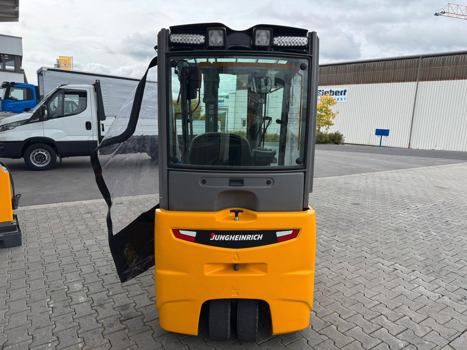 Fahrzeugabbildung Jungheinrich EFG 215 / Triplex: 4.25m! / SS / nur 3.298h!