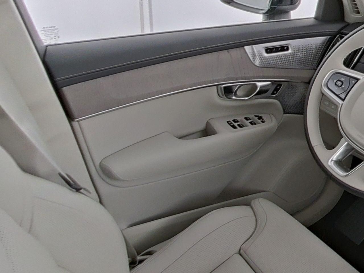 Fahrzeugabbildung Volvo XC90 Ultra Bright Recharge Plug-In Hybrid AWD