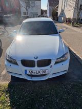 BMW 323 - BMW 323 mit Benzin-Antrieb