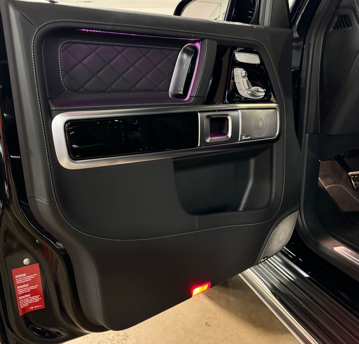 Fahrzeugabbildung Mercedes-Benz G 63 AMG FACELIFT MY25 BURMESTER NIGHTPACK READY