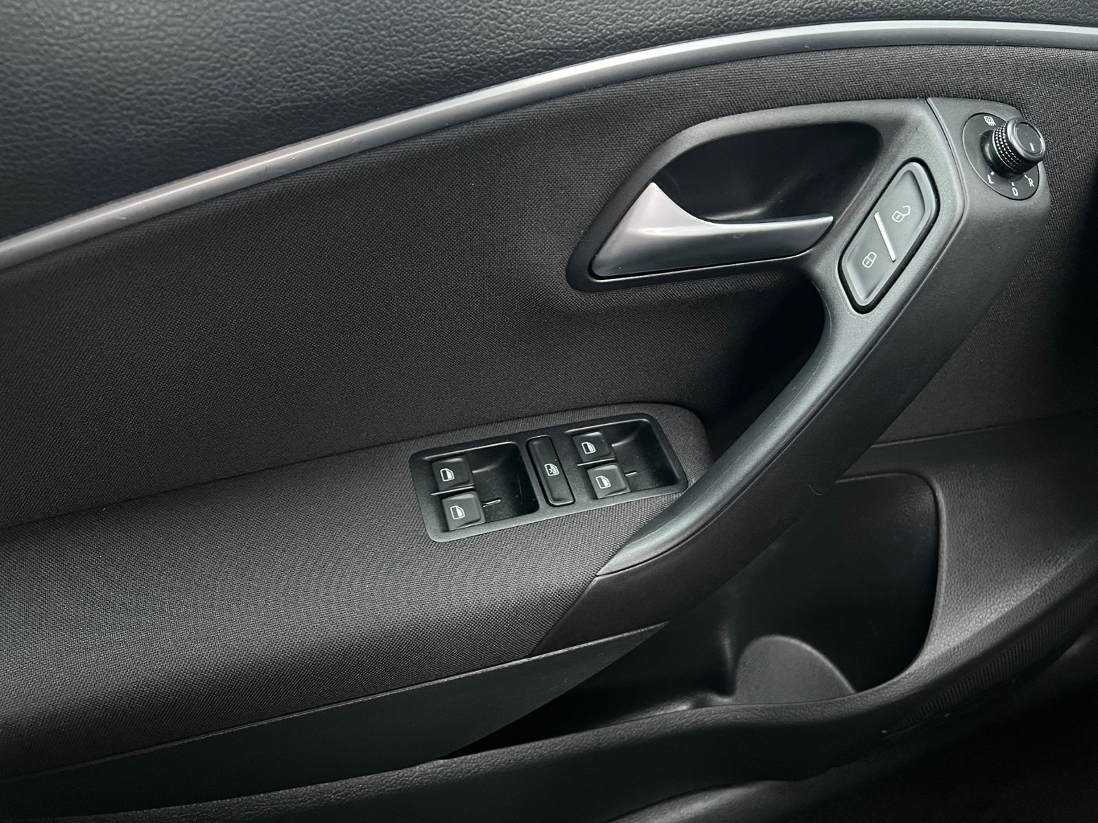 Fahrzeugabbildung Volkswagen Polo 1.2 TSI Comfortline BMT *Klima, Sitzhzg., P