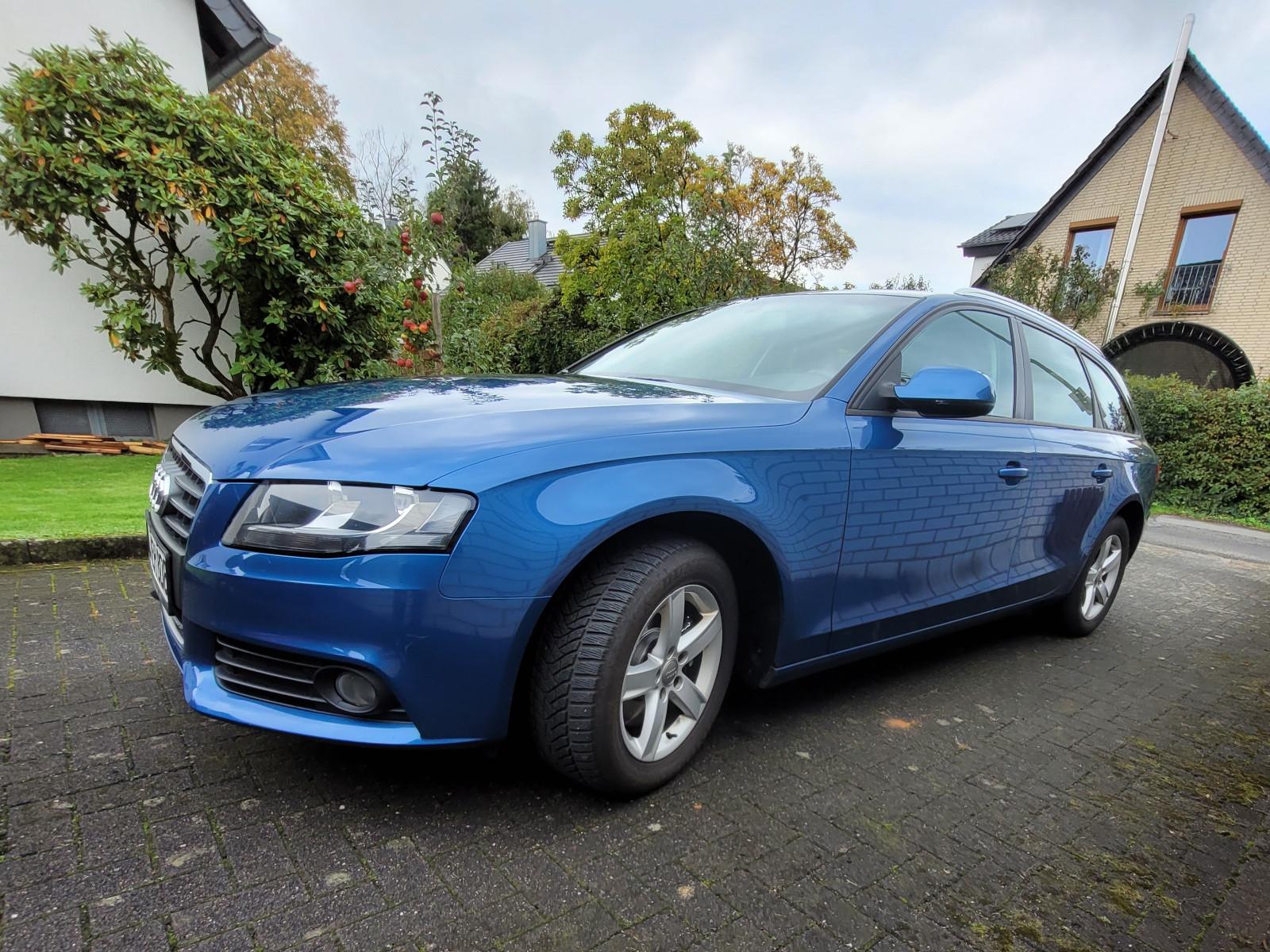 Audi A4 2011 — interior