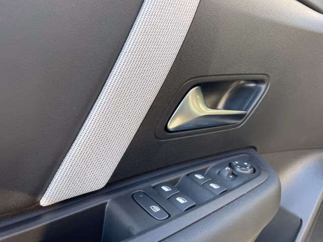 Citroën e-C4 Max Elektromotor Digitales Cockpit LED Mehr