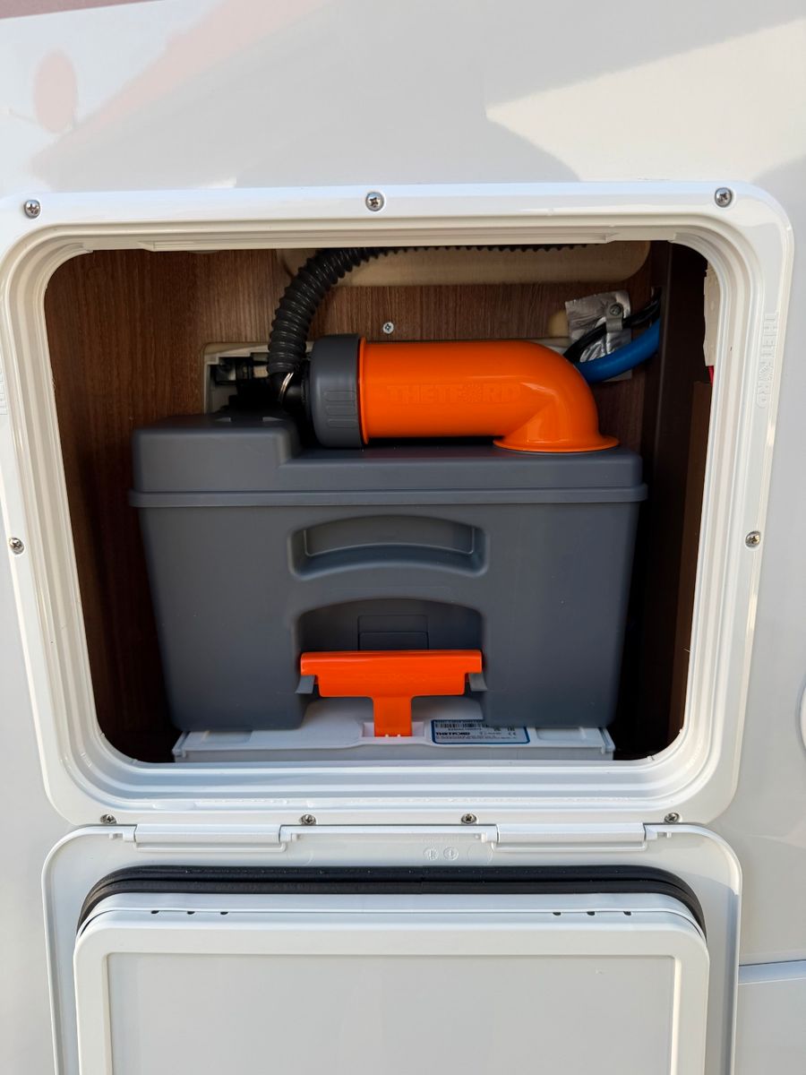 Fahrzeugabbildung Carthago C2-tourer I 143 KB-LE comfort Mercedes