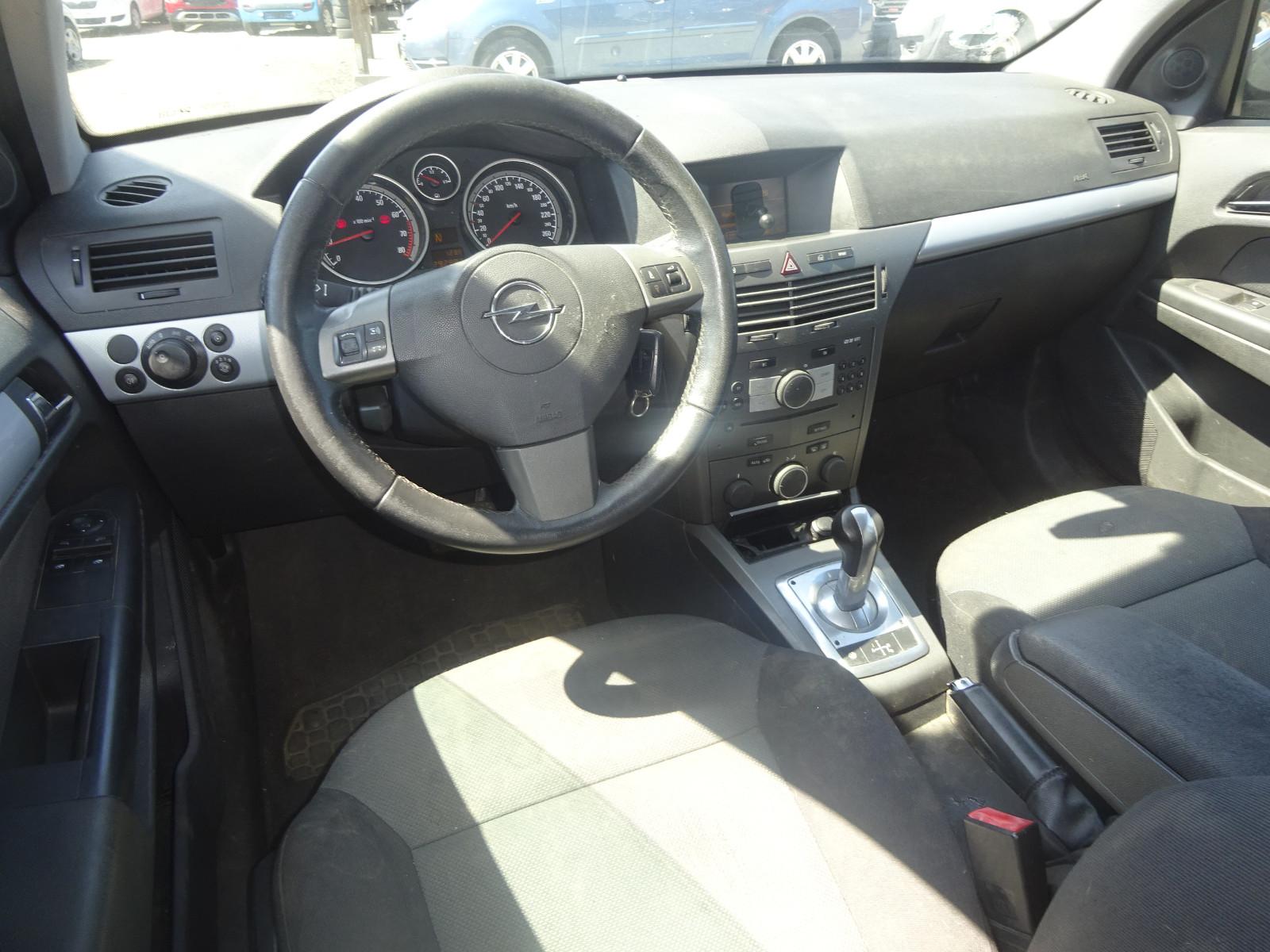 Opel Astra 2006 — photo 9