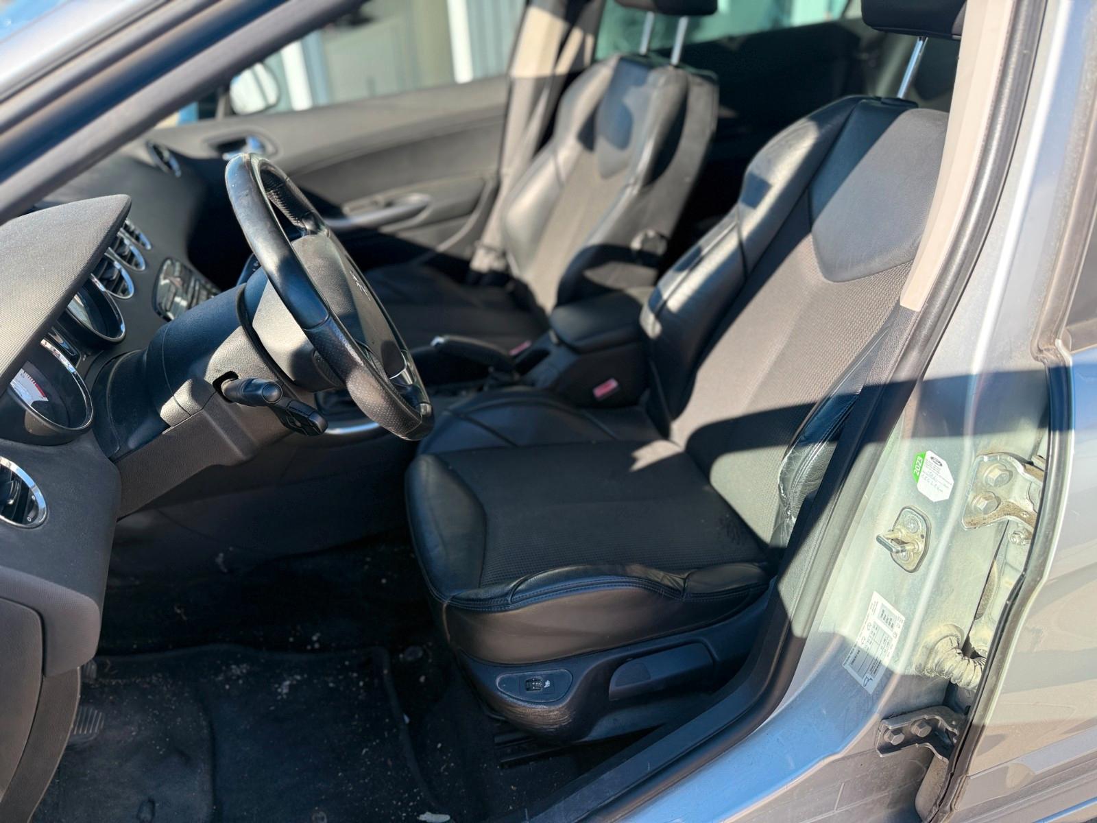 Peugeot 308 2012 — photo 10