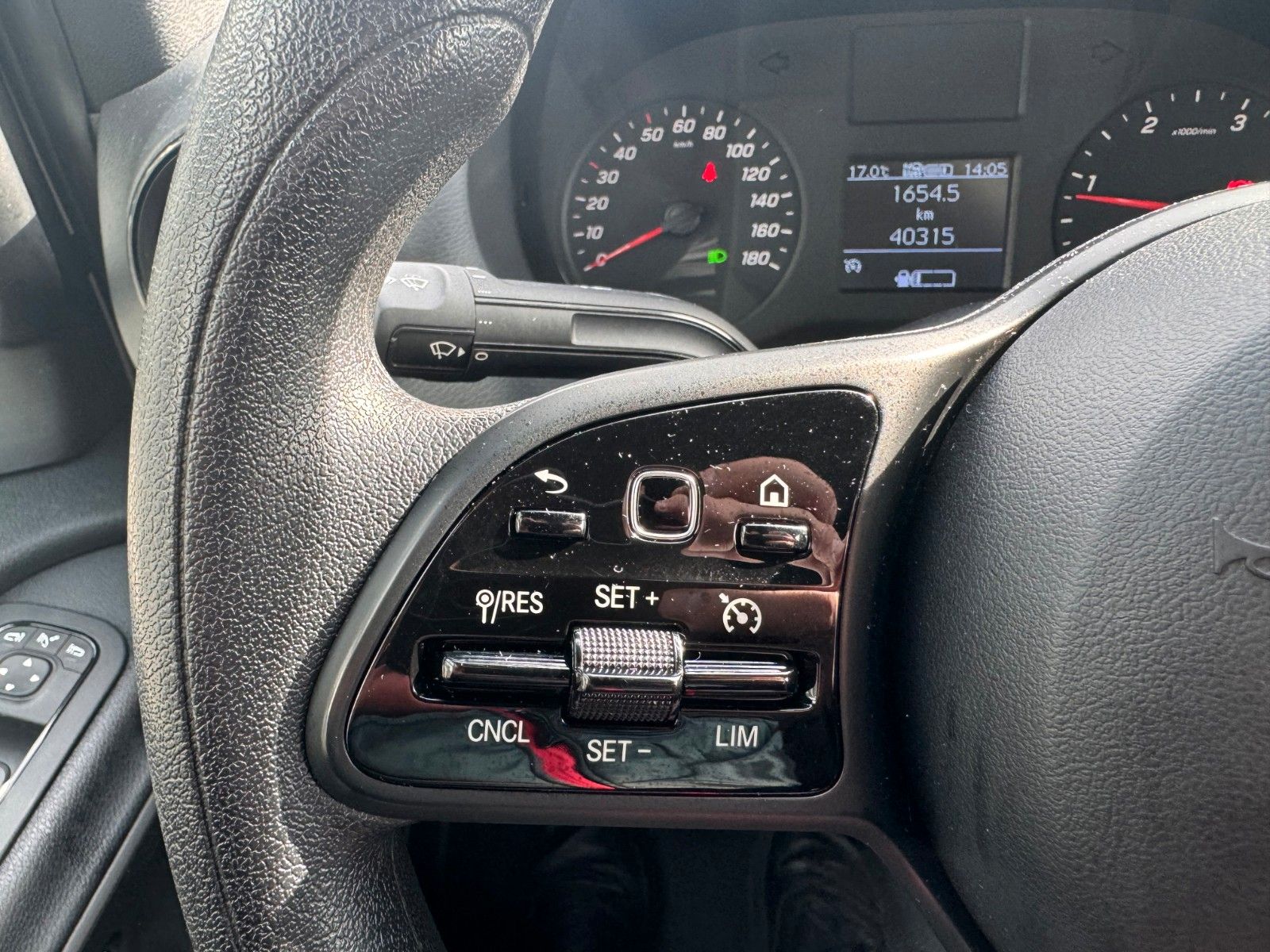 Fahrzeugabbildung Mercedes-Benz Sprinter 314 CDI 4x4 DoKa 3665 Klima AHK