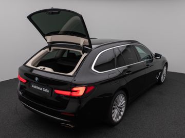 Fahrzeugabbildung BMW 530d xDr Tour AHK  Pano ACC HUD Komfortsitz