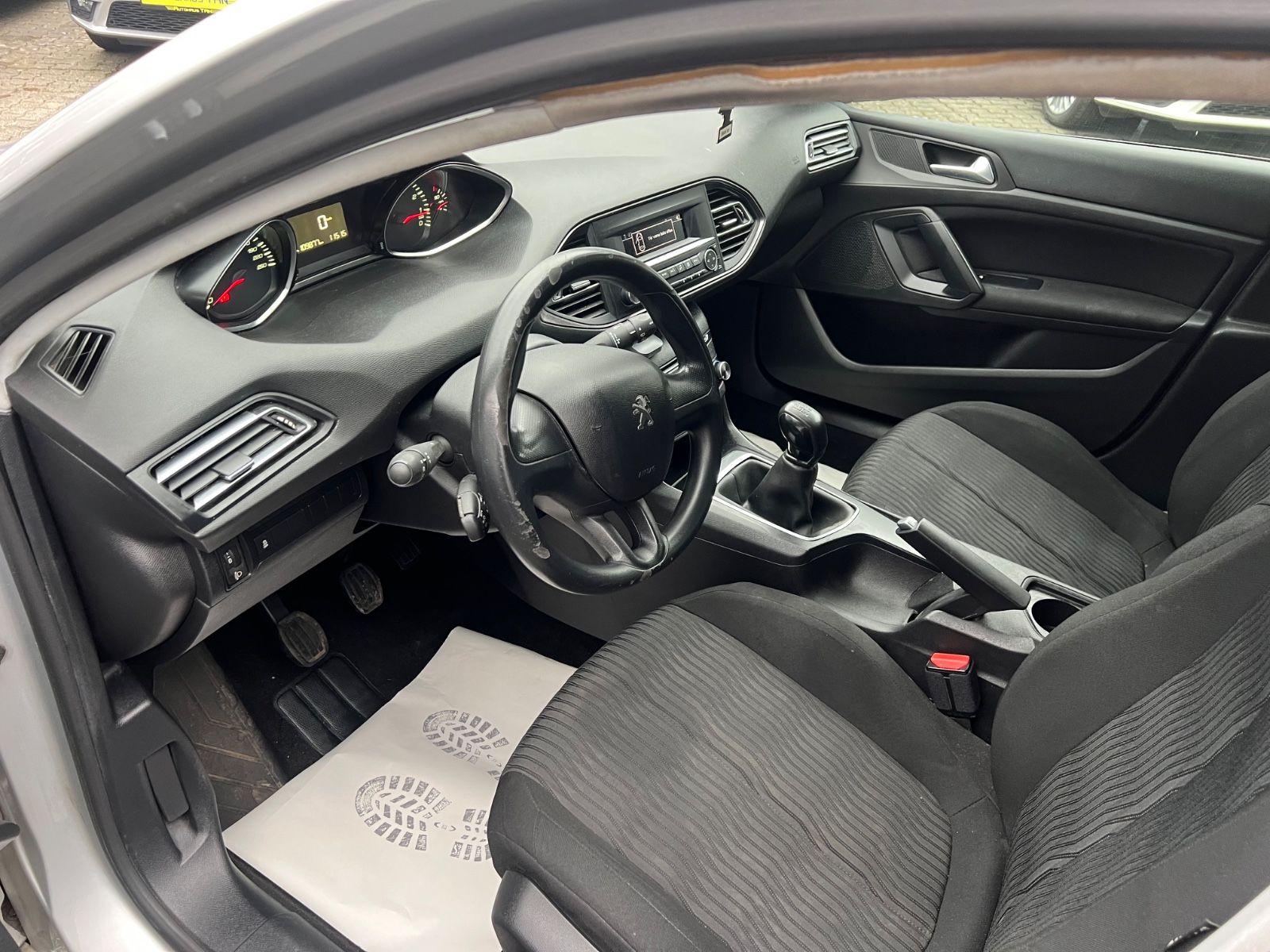 Fahrzeugabbildung Peugeot 308 Access