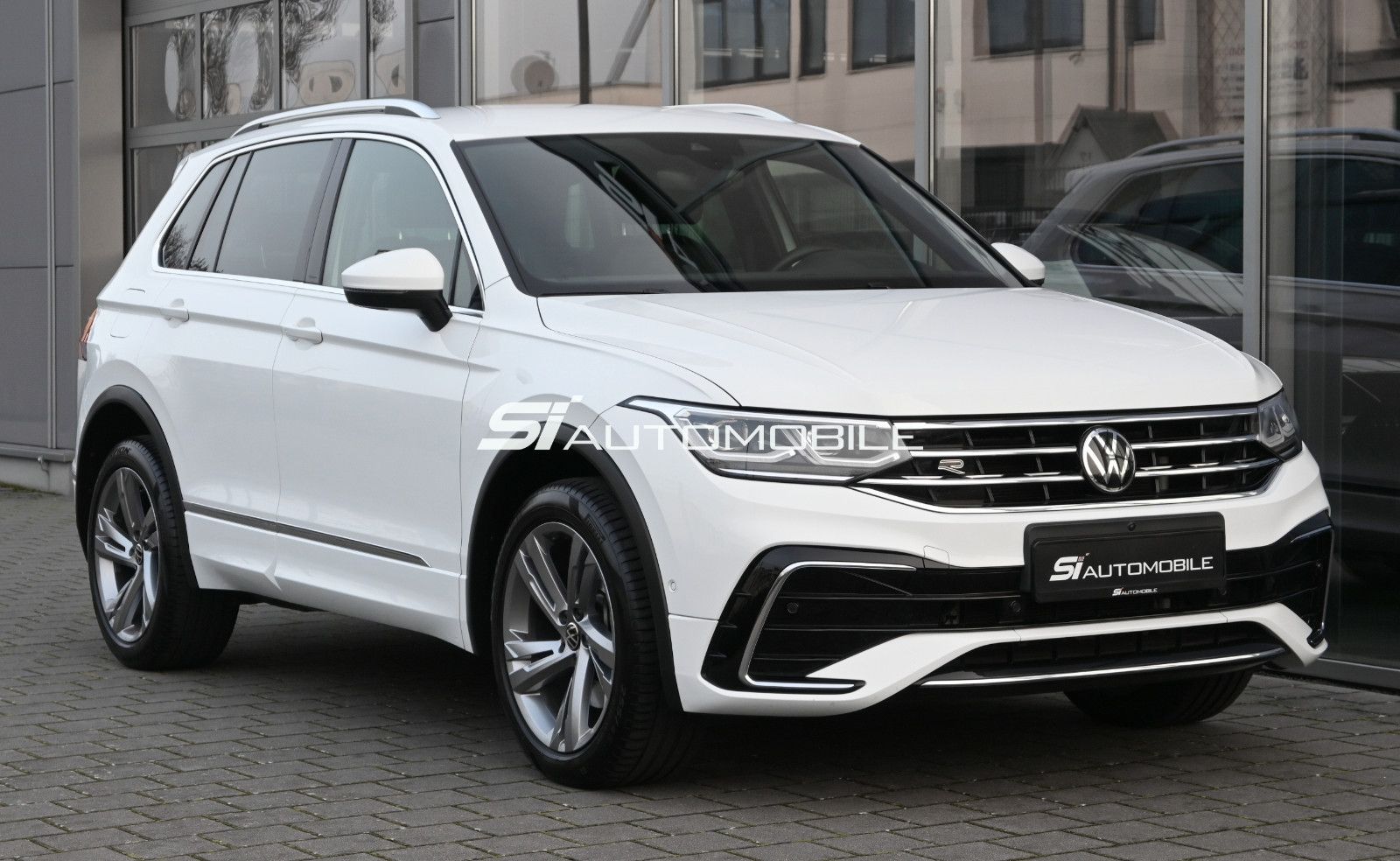 Fahrzeugabbildung Volkswagen Tiguan 1.4 eHybrid DSG R-Line °ACC°AHK°360°-KAM°