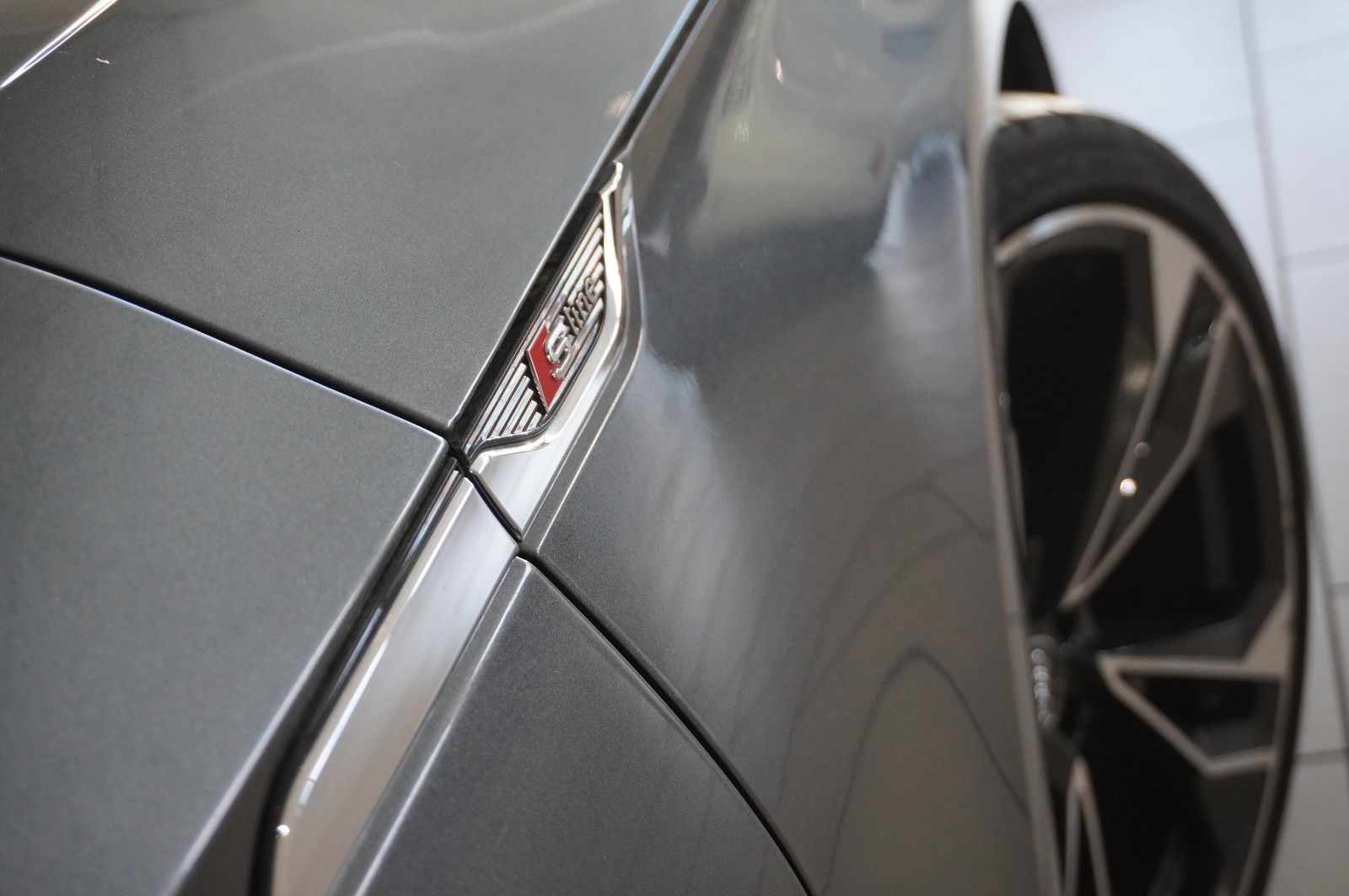 Fahrzeugabbildung Audi A5 Sportback 45 TFSI QUATTRO S-LINE NAVI/MATRIX