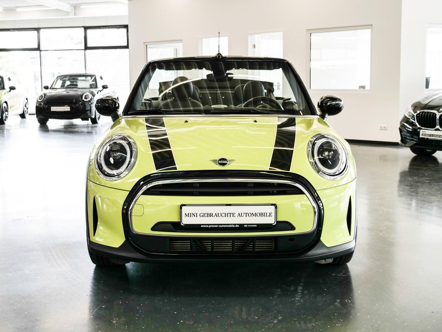 MINI Cooper Younique Trim Nav LED RFK+PDC Shz 18"