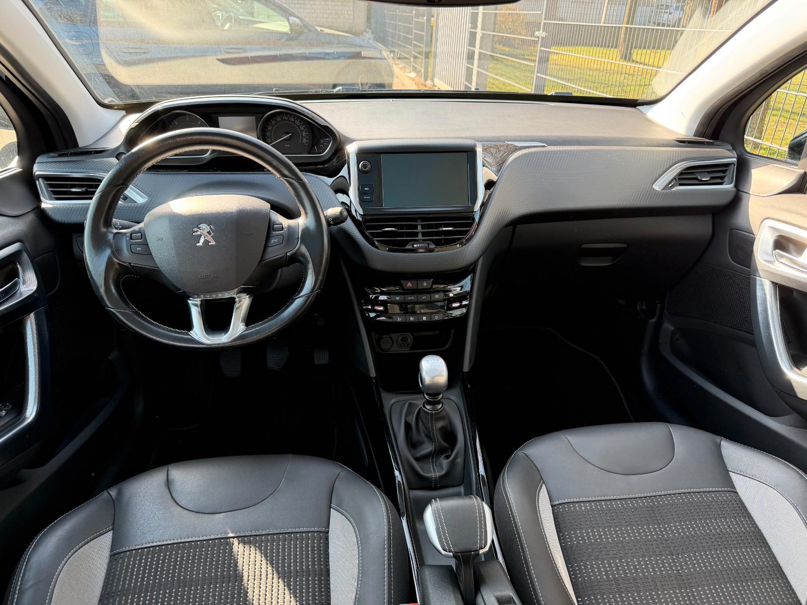 Peugeot 2008 Allure 1.5 BlueHDi 100 Leder Navi AHK