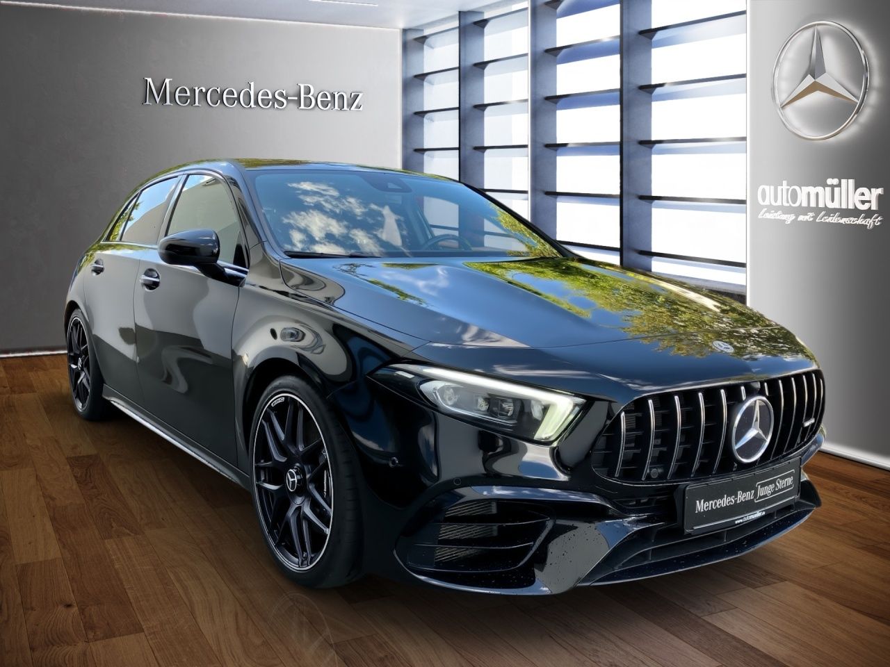 Fahrzeugabbildung Mercedes-Benz AMG A 45 4M+ NIGHT+MULTIBEAM+KEYL+AMBIENTE+KAM++