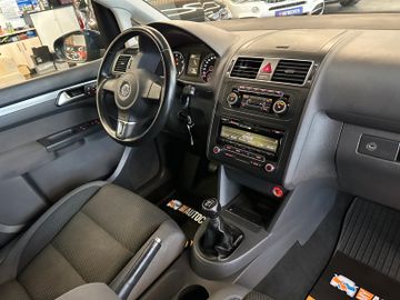 MYAUTOCENTER – Gebraucht- und Jahreswagen mit Werkstattservice in Pfaffenhofen Volkswagen Touran Comfortline *7-SITZER*2-ZONEN*TEMPO*
