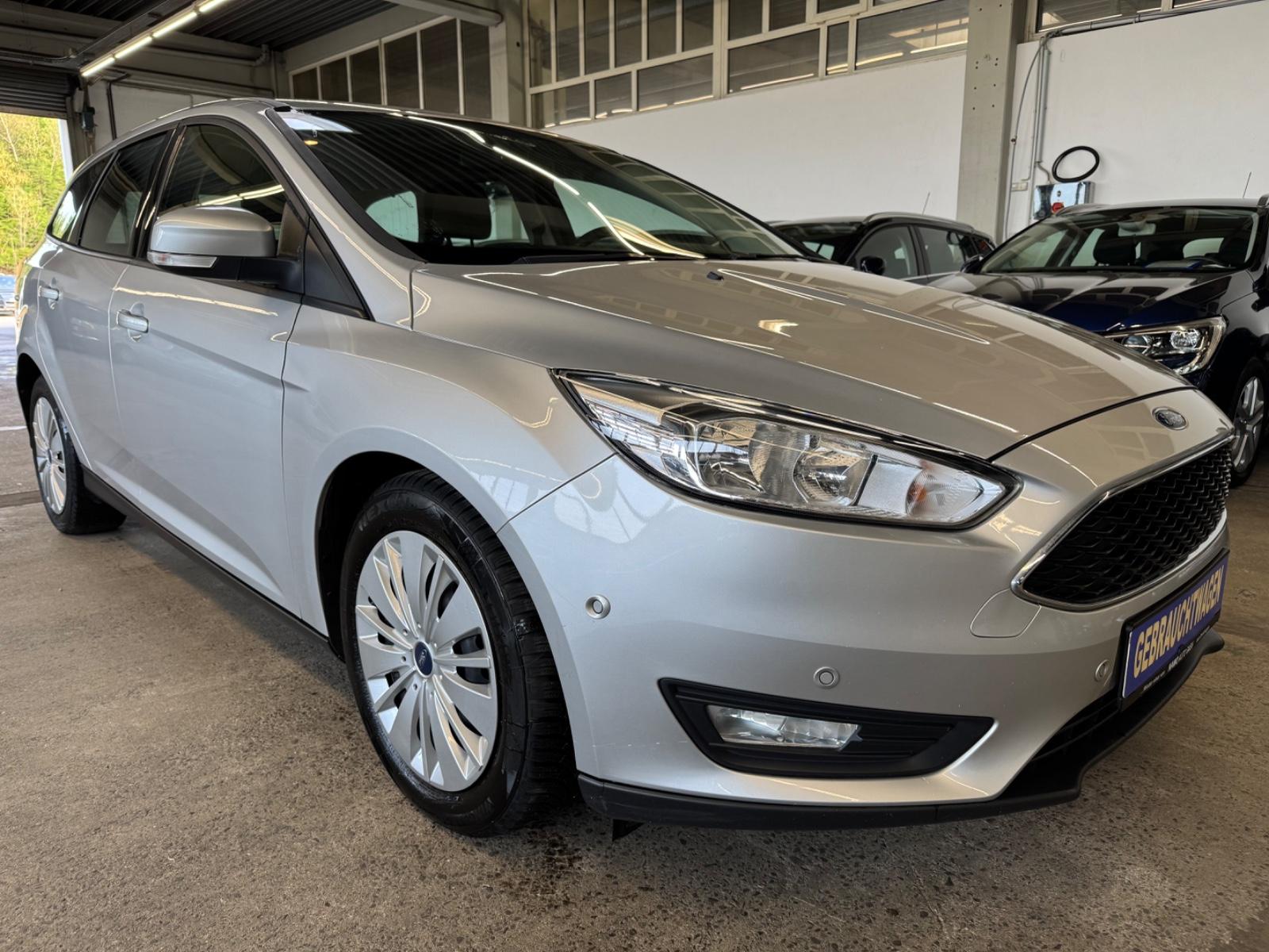 Ford Focus Turnier 1,5 TDCI-Navi-CarPlay-1 Hand-