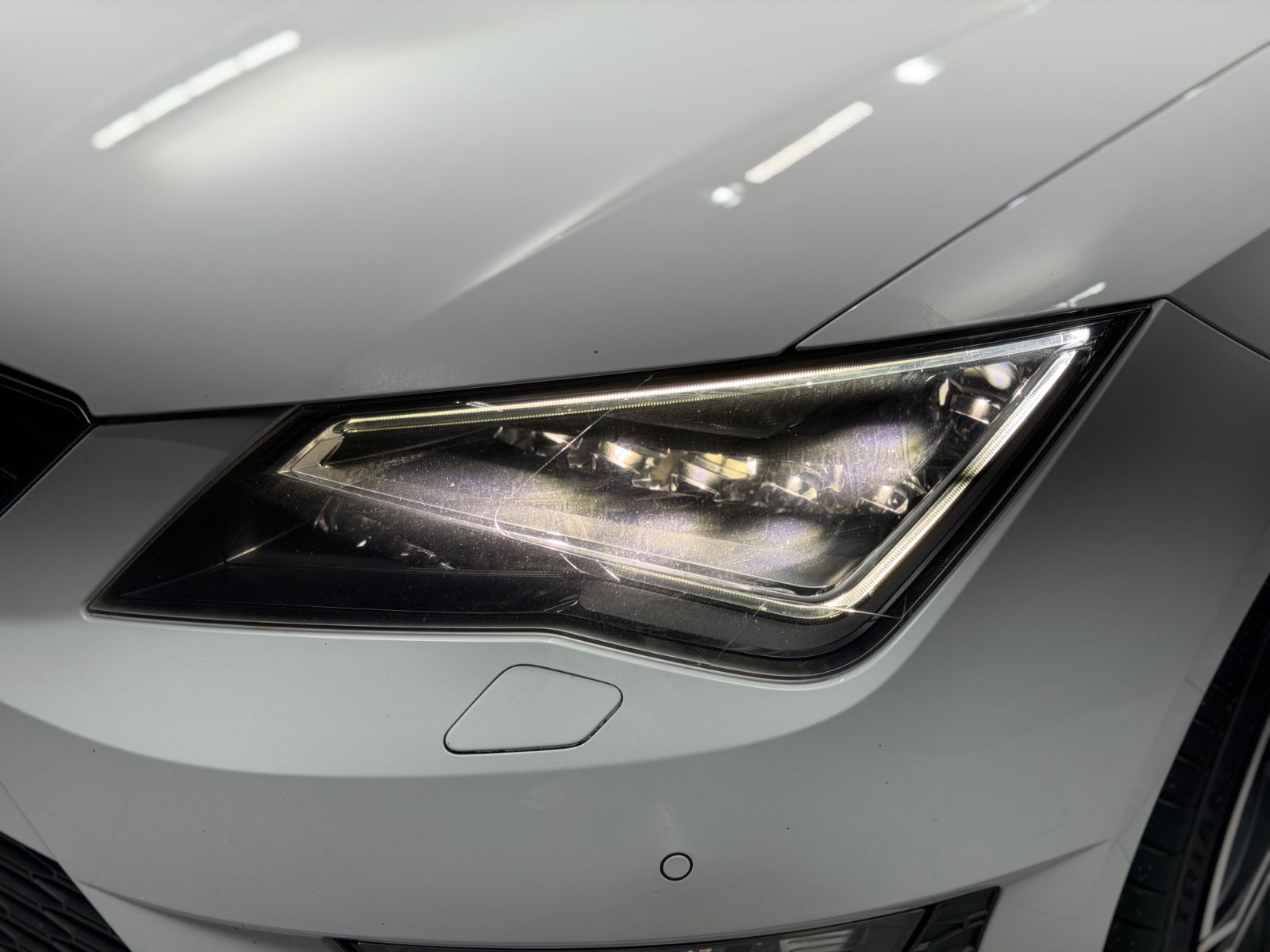 Fahrzeugabbildung SEAT Leon FR|NAVI|LED|PANORAMA|PDC|TÜV 03/28