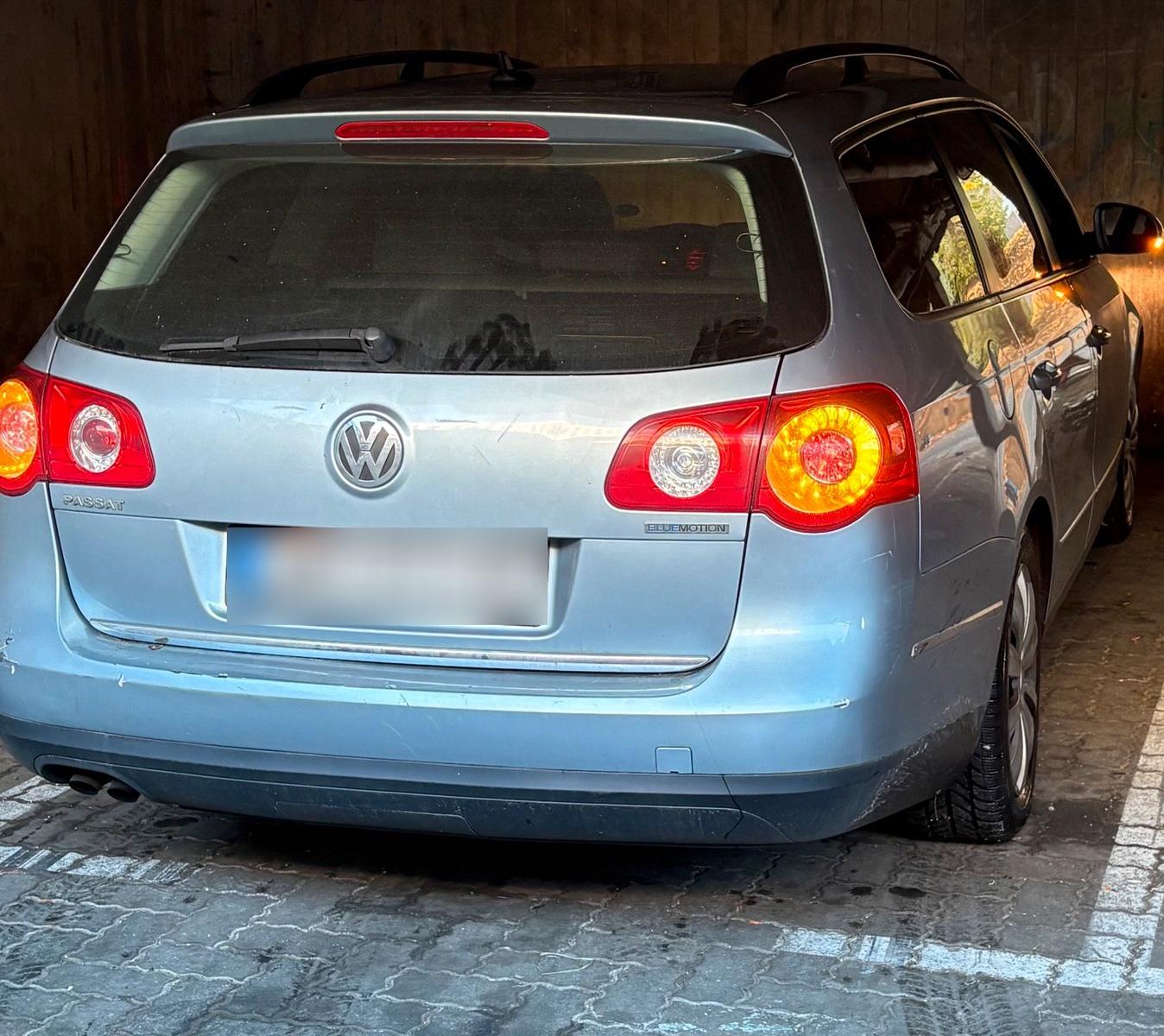 Volkswagen Passat 2007 — rear view