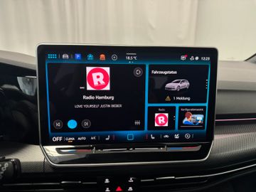 Volkswagen Golf VIII Variant 1.5 eTSI R-Line AHK*Pano*LED