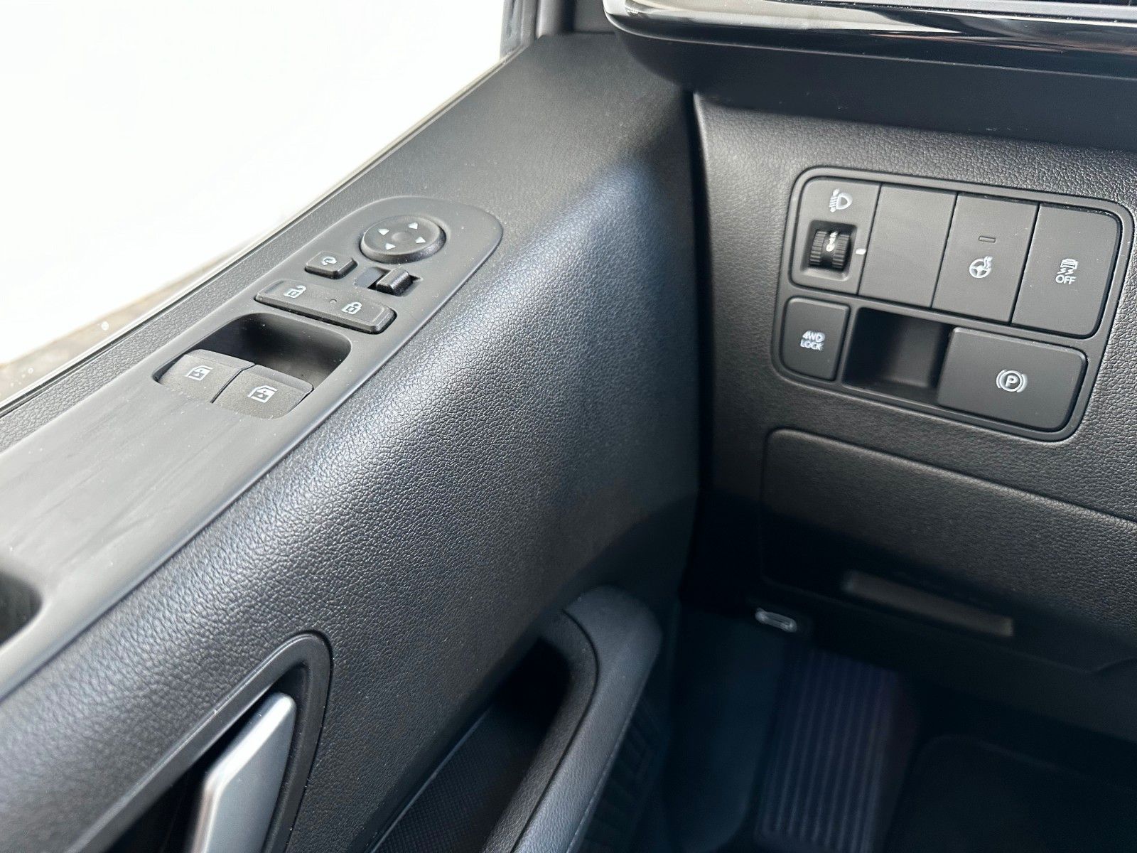 Fahrzeugabbildung Hyundai STARIA Signature 2.2l 177PS 7.Sitzer PDC!