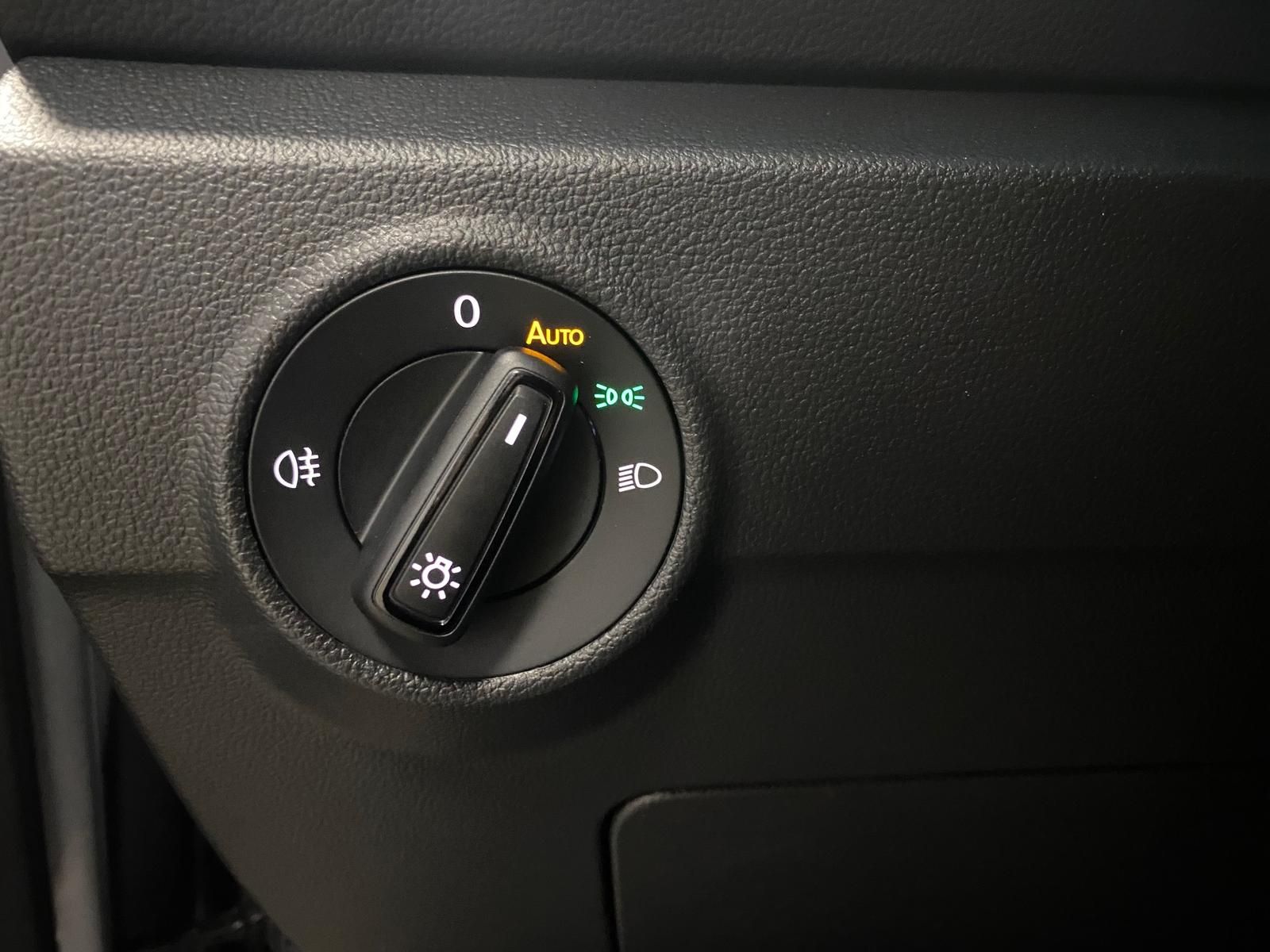 Fahrzeugabbildung Volkswagen Golf Variant 2.0 16V T FSI R BMT/Start-Stopp 4Mo